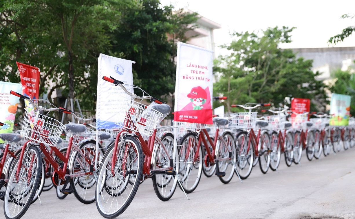 Hơn 23.000 xe đạp đã được trao tặng góp phần rút ngắn những con đường đến trường