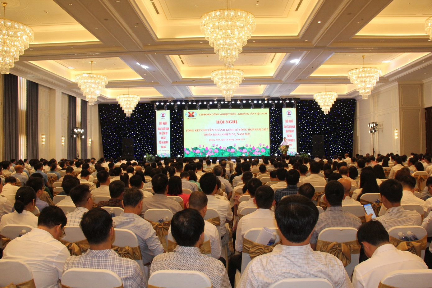 Quang cảnh hội nghị. Quang cảnh hội nghị.