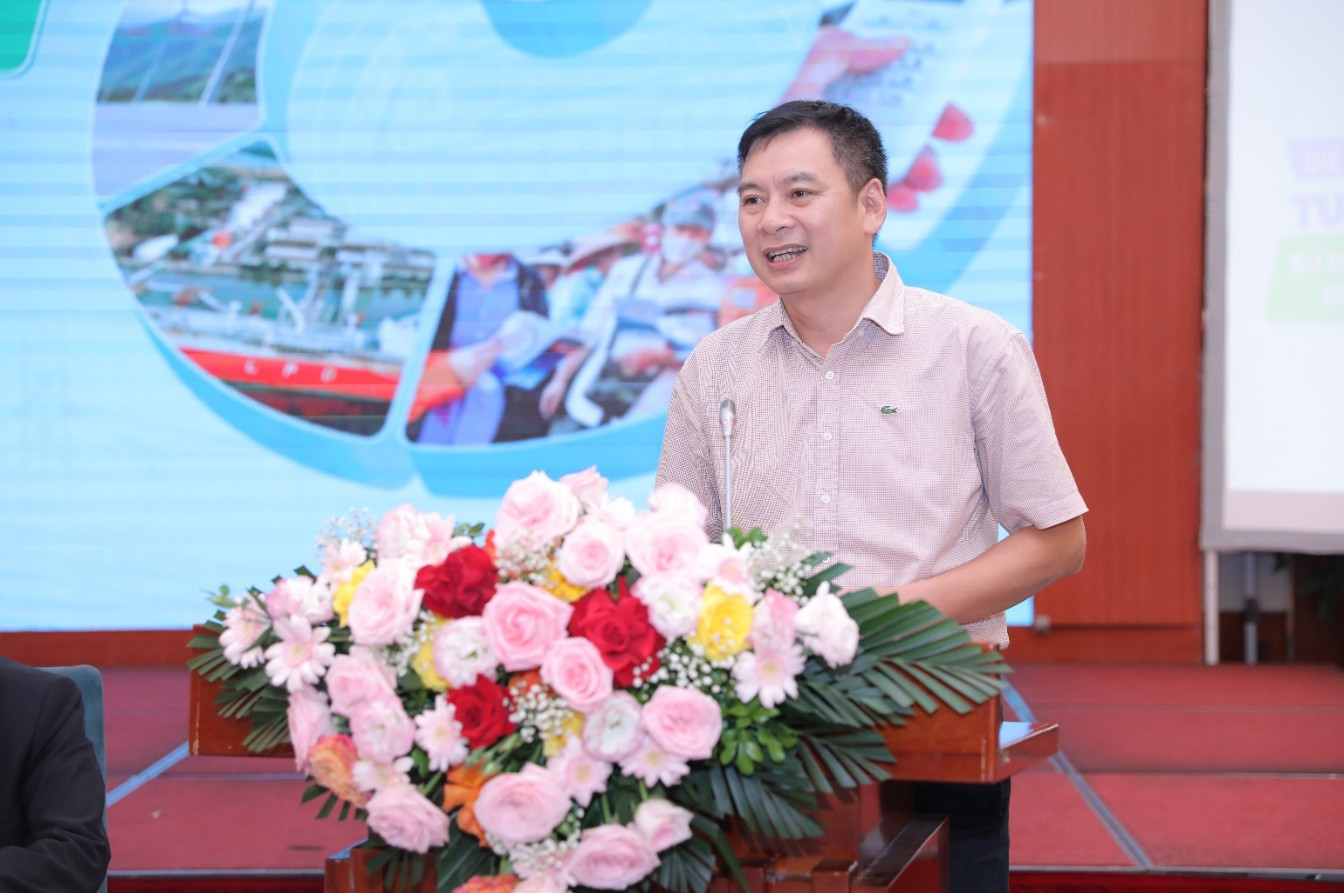 Ông Đồng Mạnh Hùng chia sẻ với Diễn đàn