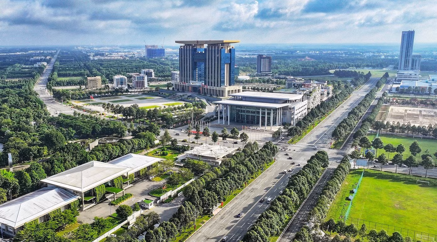 Thành phố mới Bình Dương được quy hoạch bài bản, có chiến lược phát triển đột phá là địa điểm “nóng” thu hút đông đảo các thương hiệu quốc tế đình đám cạnh tranh đầu tư, mang lại rất nhiều dịch vụ chất lượng cao tại đây. Thành phố mới Bình Dương được quy hoạch bài bản, có chiến lược phát triển đột phá là địa điểm “nóng” thu hút đông đảo các thương hiệu quốc tế đình đám cạnh tranh đầu tư, mang lại rất nhiều dịch vụ chất lượng cao tại đây.