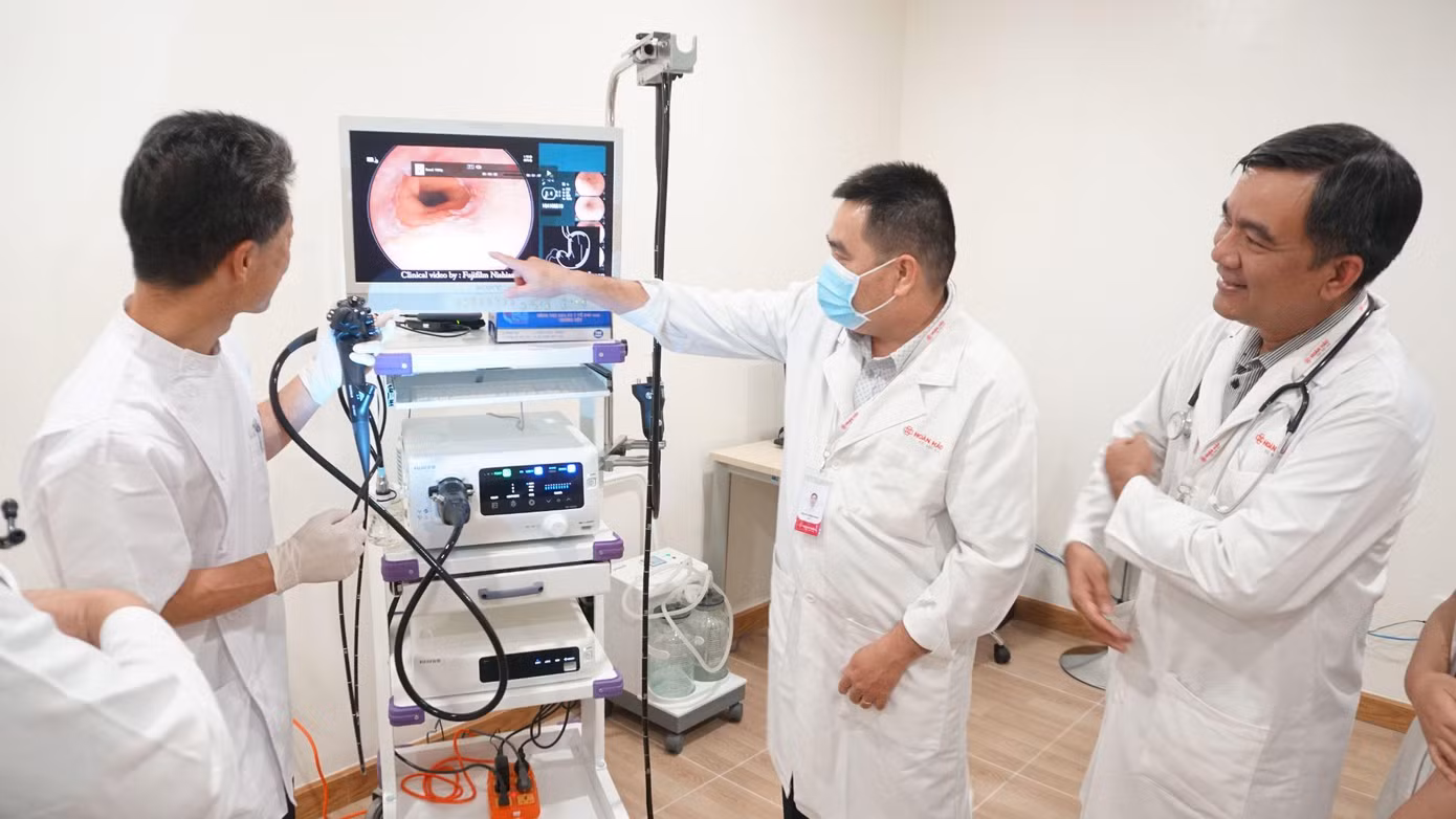 Chuyên gia Nhật Bản hướng dẫn kỹ thuật cho các bác sĩ tại Trung tâm nội soi - Bệnh viện Hoàn Hảo Kei Mei Kai Chuyên gia Nhật Bản hướng dẫn kỹ thuật cho các bác sĩ tại Trung tâm nội soi - Bệnh viện Hoàn Hảo Kei Mei Kai