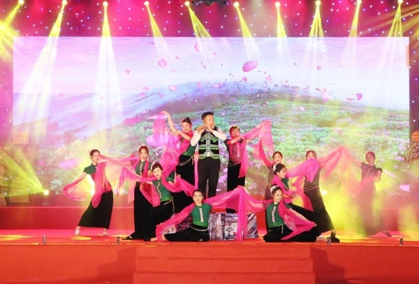 Nhiều hoạt động văn hoá nghệ thuật đặc sắc tại tuần Văn hoá – Thể thao và Du lịch Lai Châu Nhiều hoạt động văn hoá nghệ thuật đặc sắc tại tuần Văn hoá – Thể thao và Du lịch Lai Châu