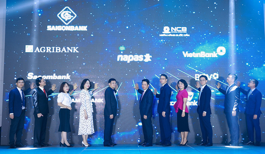 Đại diện NHNN, Napas và 8 ngân hàng thương mại khai trương dịch vụ VietQRCash