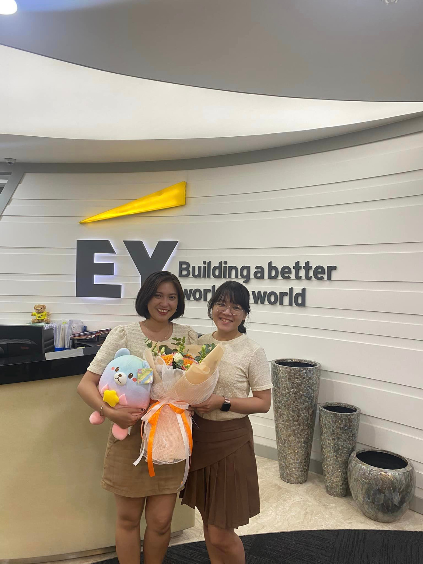 Trúc Mi – Sinh viên Khóa 2 của chương trình hiện đang làm Kiểm toán viên tại EY Việt Nam Trúc Mi – Sinh viên Khóa 2 của chương trình hiện đang làm Kiểm toán viên tại EY Việt Nam