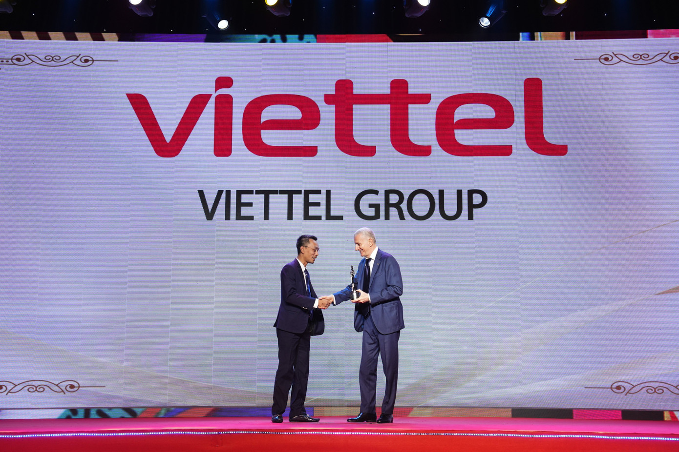 Giải thưởng được vinh danh bởi Tạp chí HR Asia và Business Media International (BMI)