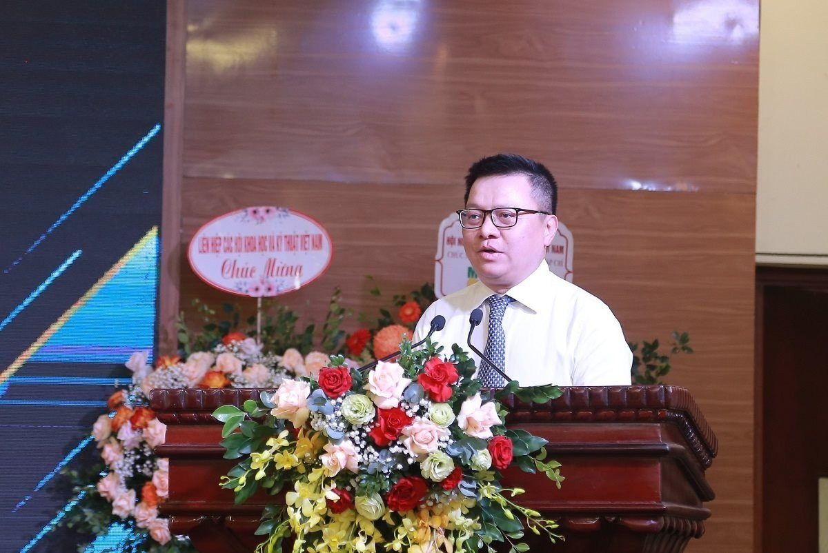 Đồng chí Lê Quốc Minh – Ủy viên TW Đảng, Phó Trưởng Ban Tuyên giáo Trung ương, Tổng biên tập Báo Nhân Dân, Chủ tịch Hội Nhà báo Việt Nam biểu dương những thành tích, kết quả công tác mà Tạp chí Môi trường và Cuộc sống đã đạt được Đồng chí Lê Quốc Minh – Ủy viên TW Đảng, Phó Trưởng Ban Tuyên giáo Trung ương, Tổng biên tập Báo Nhân Dân, Chủ tịch Hội Nhà báo Việt Nam biểu dương những thành tích, kết quả công tác mà Tạp chí Môi trường và Cuộc sống đã đạt được