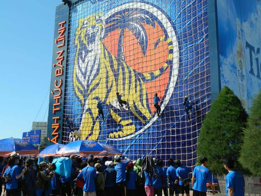 Bức tường Tiger gây ấn tượng mạnh mẽ khi mang thông điệp truyền cảm hứng cho người tiêu dùng vượt qua những thử thách trong cuộc sống, theo đuổi đam mê, khát vọng để thực hiện giấc mơ của bản thân.