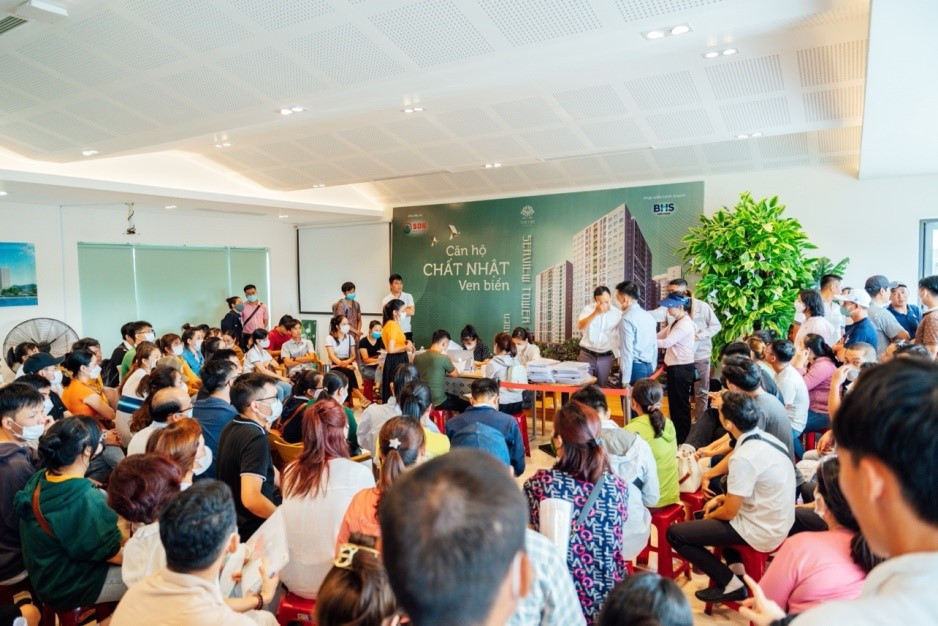 Hình ảnh người dân Đà Nẵng nộp hồ sơ đăng ký mua NOXH dự án The Ori Garden (Ảnh: The Ori Garden)