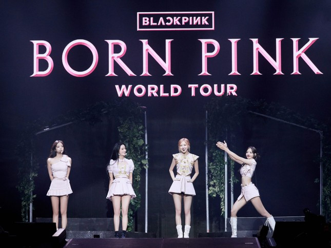 Các thành viên Black Pink tại đêm diễn ở Hà Nội Các thành viên Black Pink tại đêm diễn ở Hà Nội