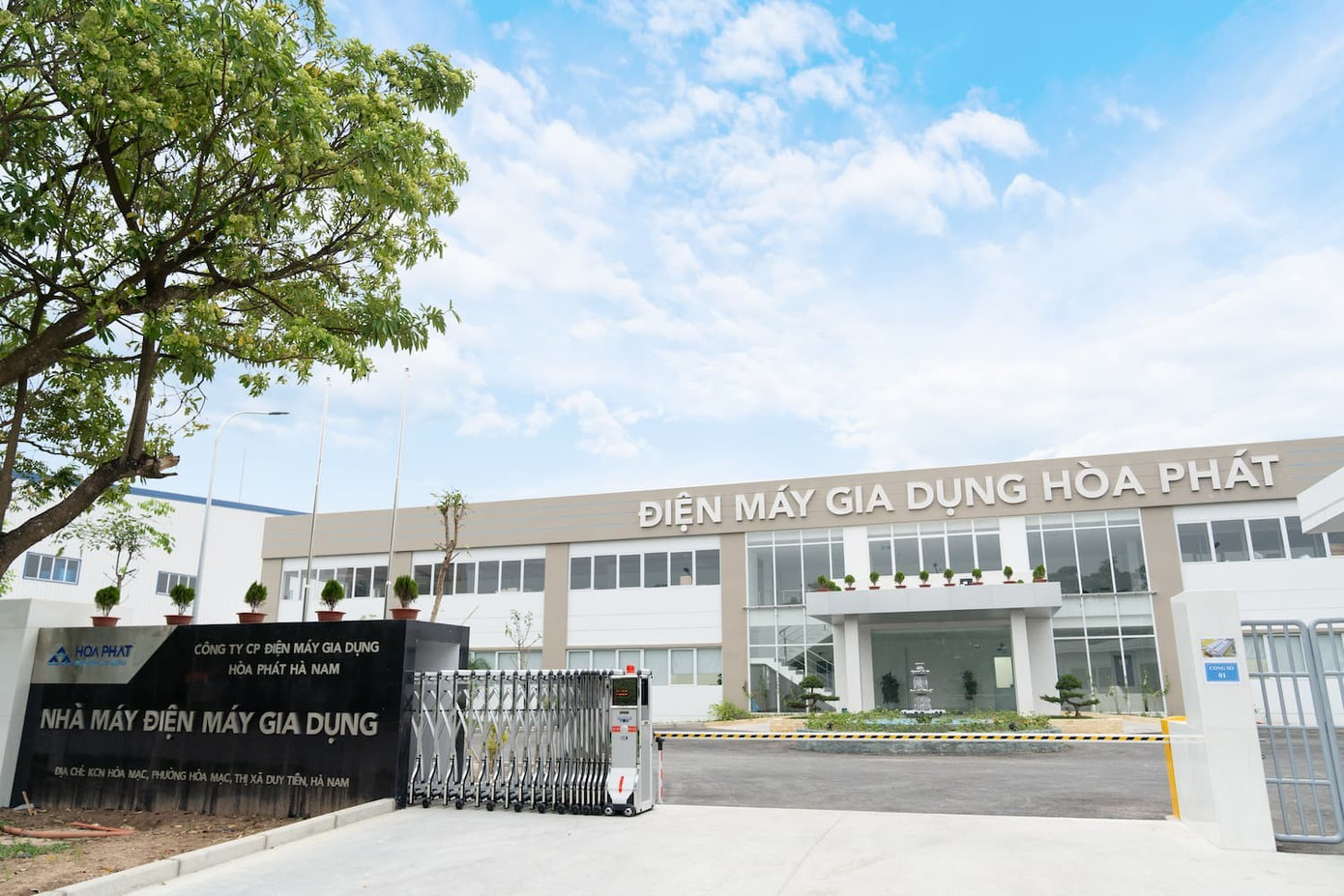 Điện máy gia dụng Hòa Phát đã hoàn công xây dựng trung tâm sản xuất tọa lạc tại Khu công nghiệp Hòa Mạc, tỉnh Hà Nam với diện tích 15ha