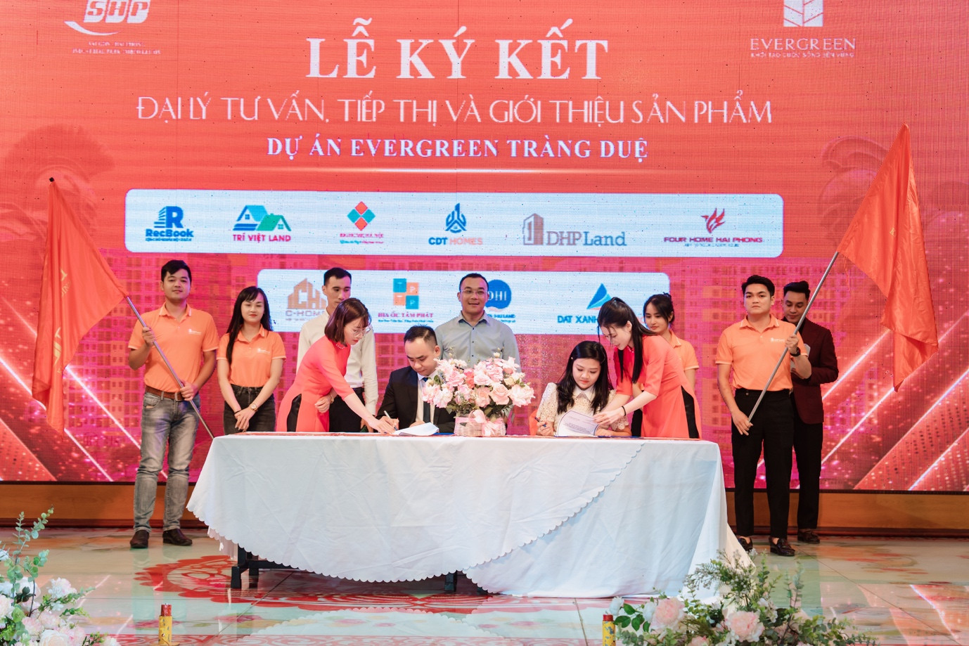 Lễ kết Đơn vị tư vấn tư vấn và tiếp thị sản phẩm NOXH Evergreen Tràng Duệ