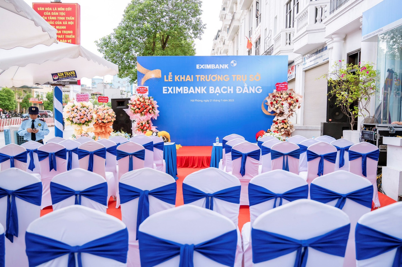 Toàn cảnh setup decor một chương trình