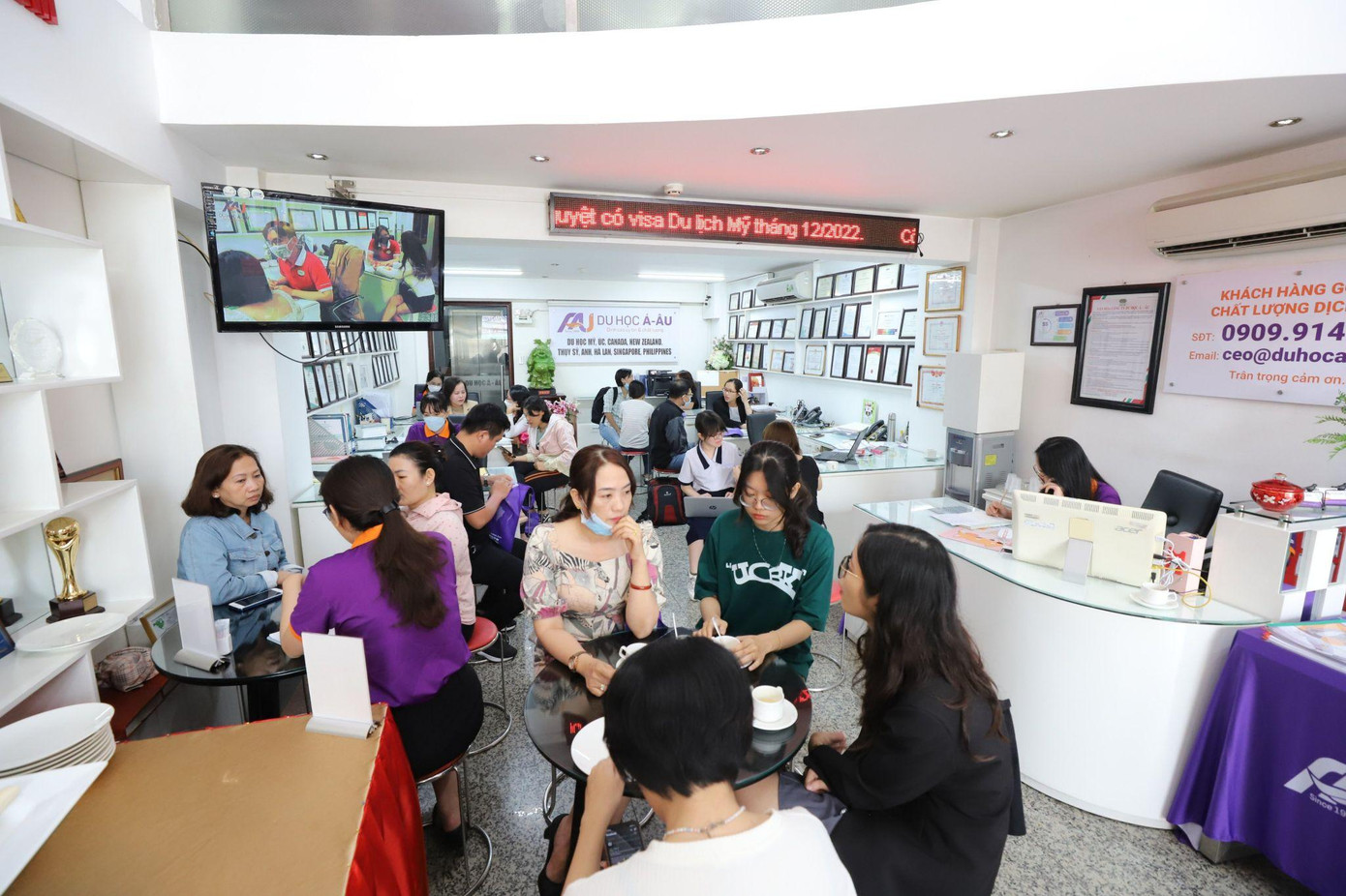 Du Học Á - Âu đã hỗ trợ thành công hàng chục nghìn học sinh du học các nước Mỹ, Úc, Canada, New Zealand, Thụy Sĩ, Anh, Hà Lan, Singapore, Philippines