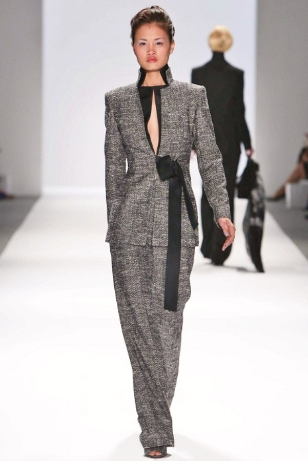 Nguyễn Ngân trong show diễn của NTK Zang Toi