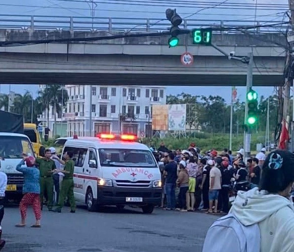 Hiện trường vụ tai nạn thương tâm