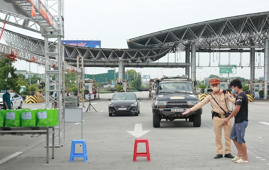 Hướng dẫn tài xế làm các thủ tục trước khi lái xe vào Thủ đô Hà Nội Hướng dẫn tài xế làm các thủ tục trước khi lái xe vào Thủ đô Hà Nội