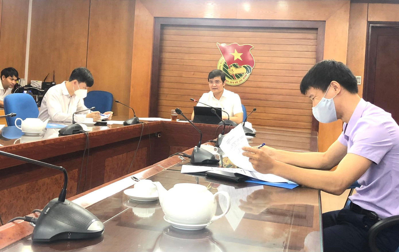 Bí thư thường trực T.Ư Đoàn Bùi Quang Huy ghi nhận, đánh giá cao sự nỗ lực, chủ động, sáng tạo, cũng như vào cuộc nhanh và quyết liệt của 19 tỉnh, thành đoàn trong việc triển khai các đội hình tình nguyện.