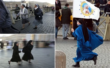 Các tín đồ Công giáo vui mừng trước sự kiện này 