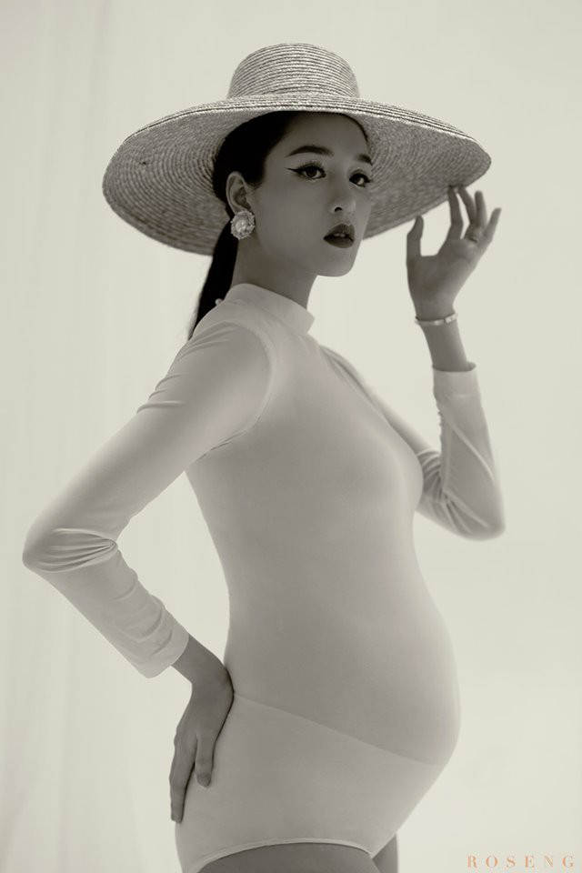 Showbiz 9/10: Quang Lê lên tiếng về bức ảnh hôn má vợ cũ Hồ Quang Hiếu ảnh 4