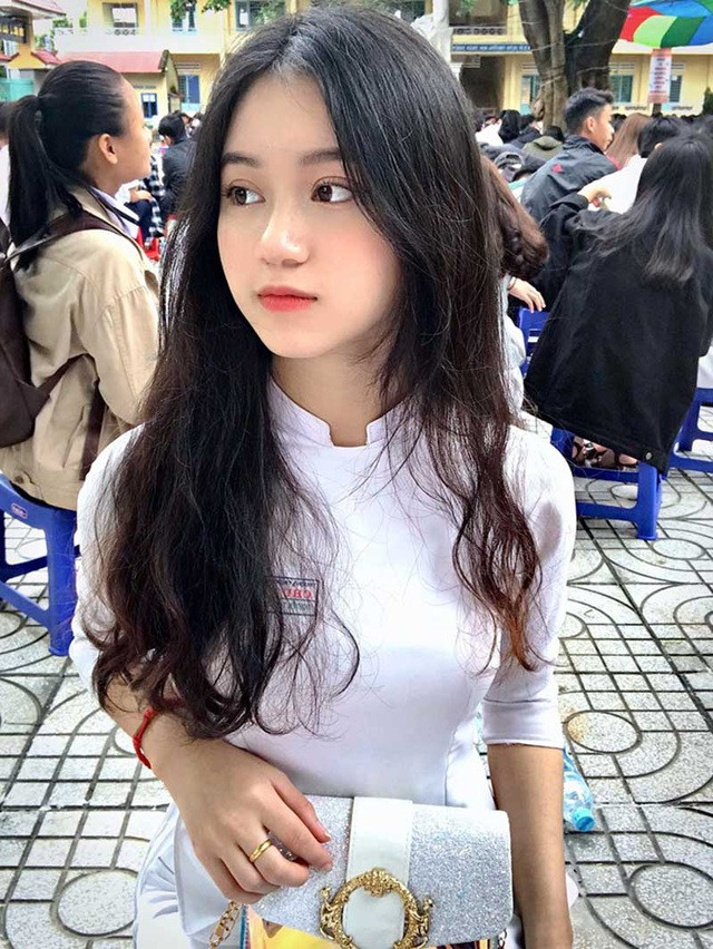 Những hot girl bất ngờ nổi tiếng với vài khoảnh khắc xuất thần ảnh 5