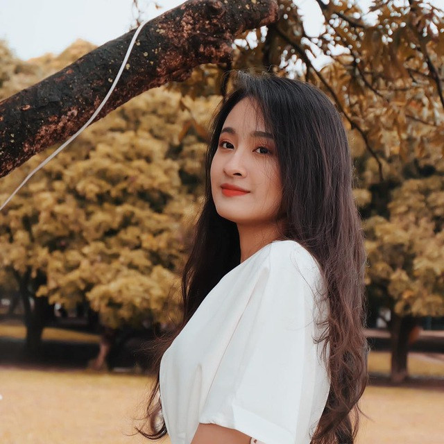 Những hot girl bất ngờ nổi tiếng với vài khoảnh khắc xuất thần ảnh 4