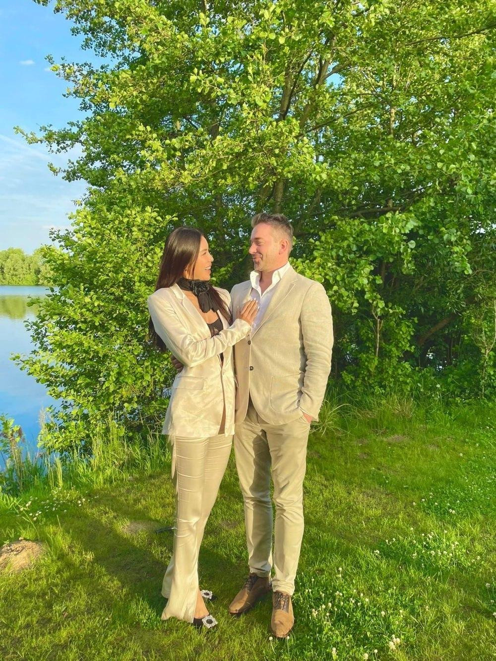 Bạn trai Minh Tú là người Đức, sinh năm 1981.