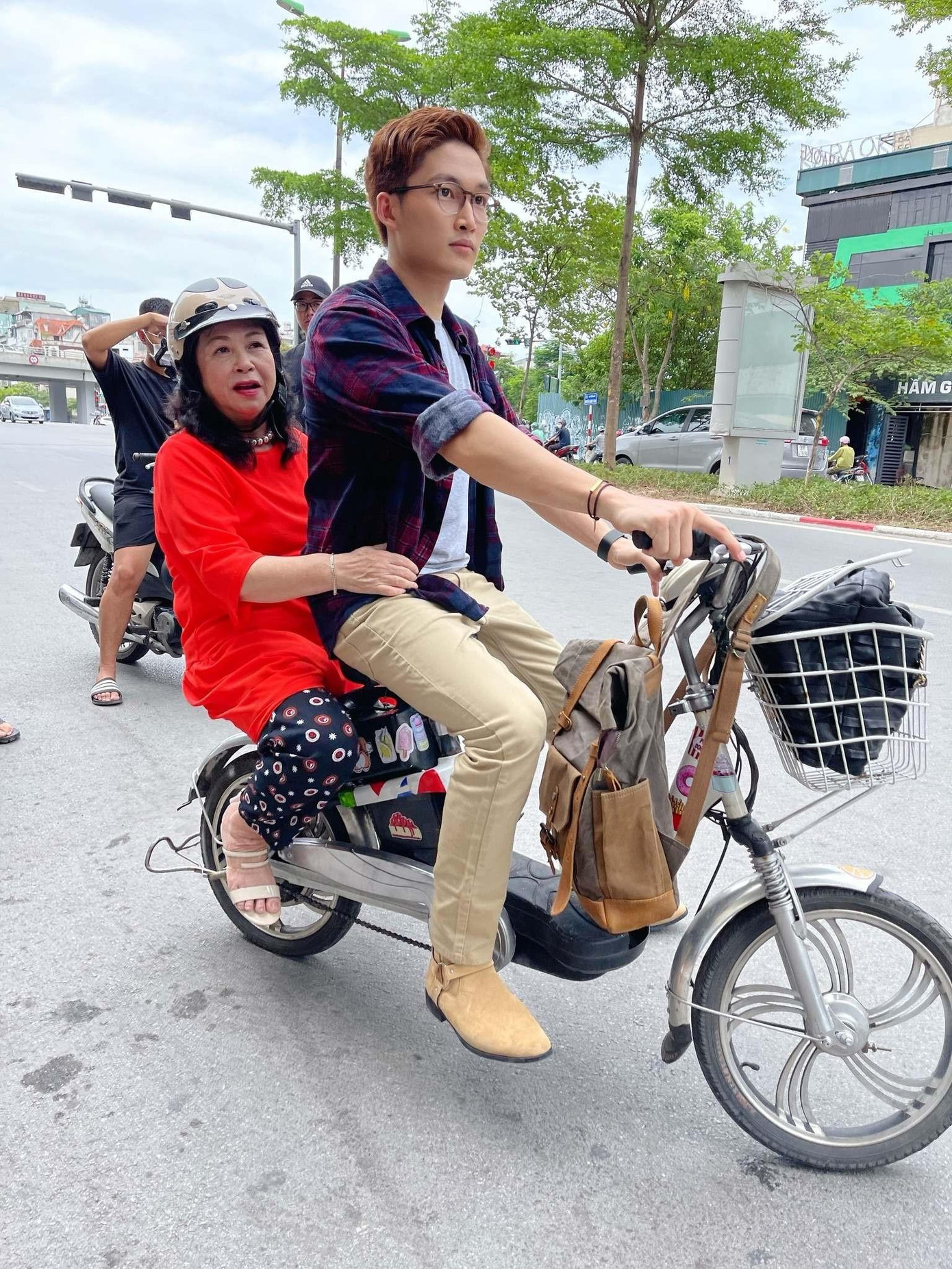 Viễn cảnh làm rể bà Nga của Duy còn xa.