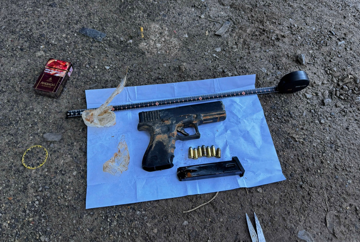 Vũ khí quân dụng các đối tượng dùng để vận chuyển ma tuý. Vũ khí quân dụng các đối tượng dùng để vận chuyển ma tuý.