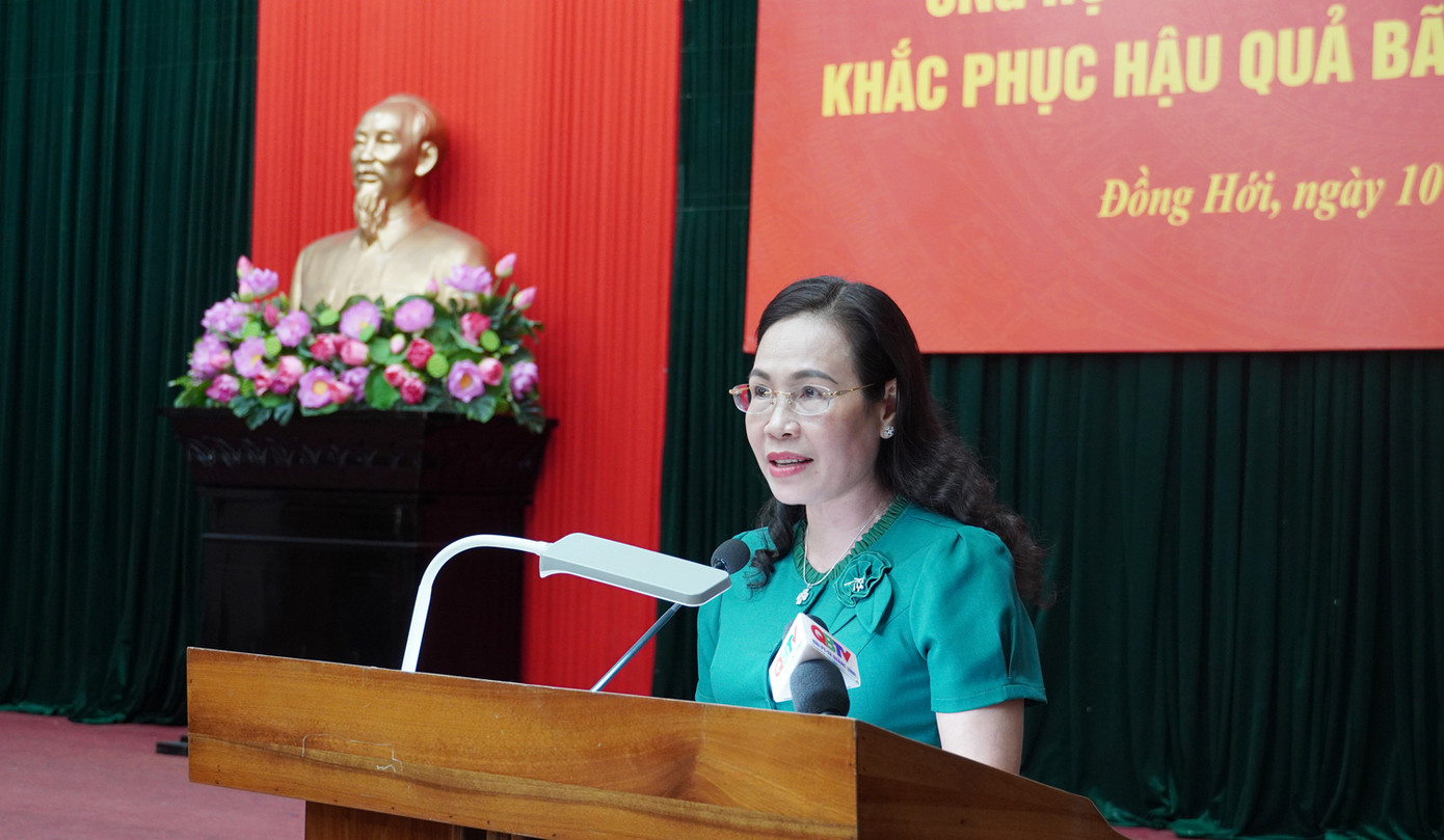 Bà Phạm Thị Hân, Chủ tịch Uỷ ban MTTQVN tỉnh Quảng Bình đọc thư kêu gọi. Bà Phạm Thị Hân, Chủ tịch Uỷ ban MTTQVN tỉnh Quảng Bình đọc thư kêu gọi.