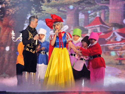 Những màn trình diễn của Mr Đàm luôn nhận sự cổ vũ nồng nhiệt. Ảnh: LVPH