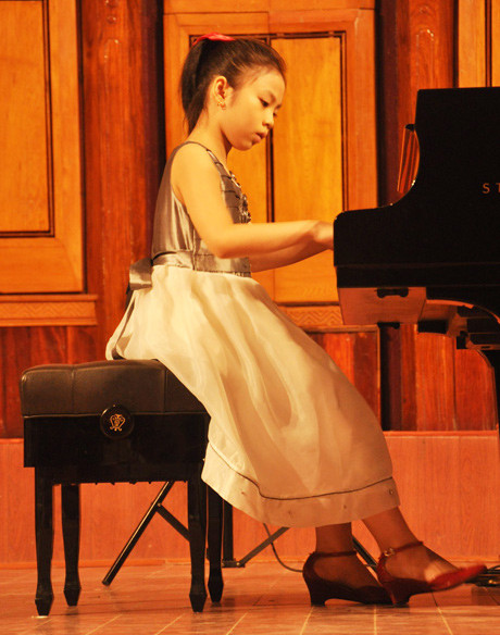 Từng khóc khi bị mẹ bắt tập đàn