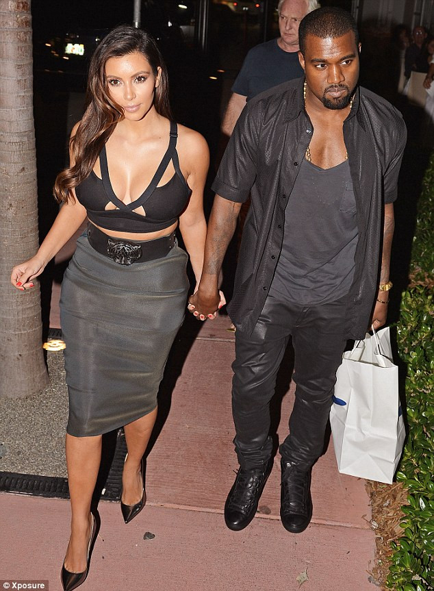 Cô Kim và người yêu trở về sau khi dùng bữa tối