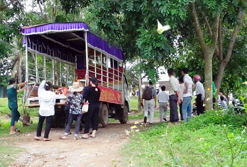 Xác Lê Văn Thành được người dân phát hiện và vớt lên bờ vào sáng 17.7