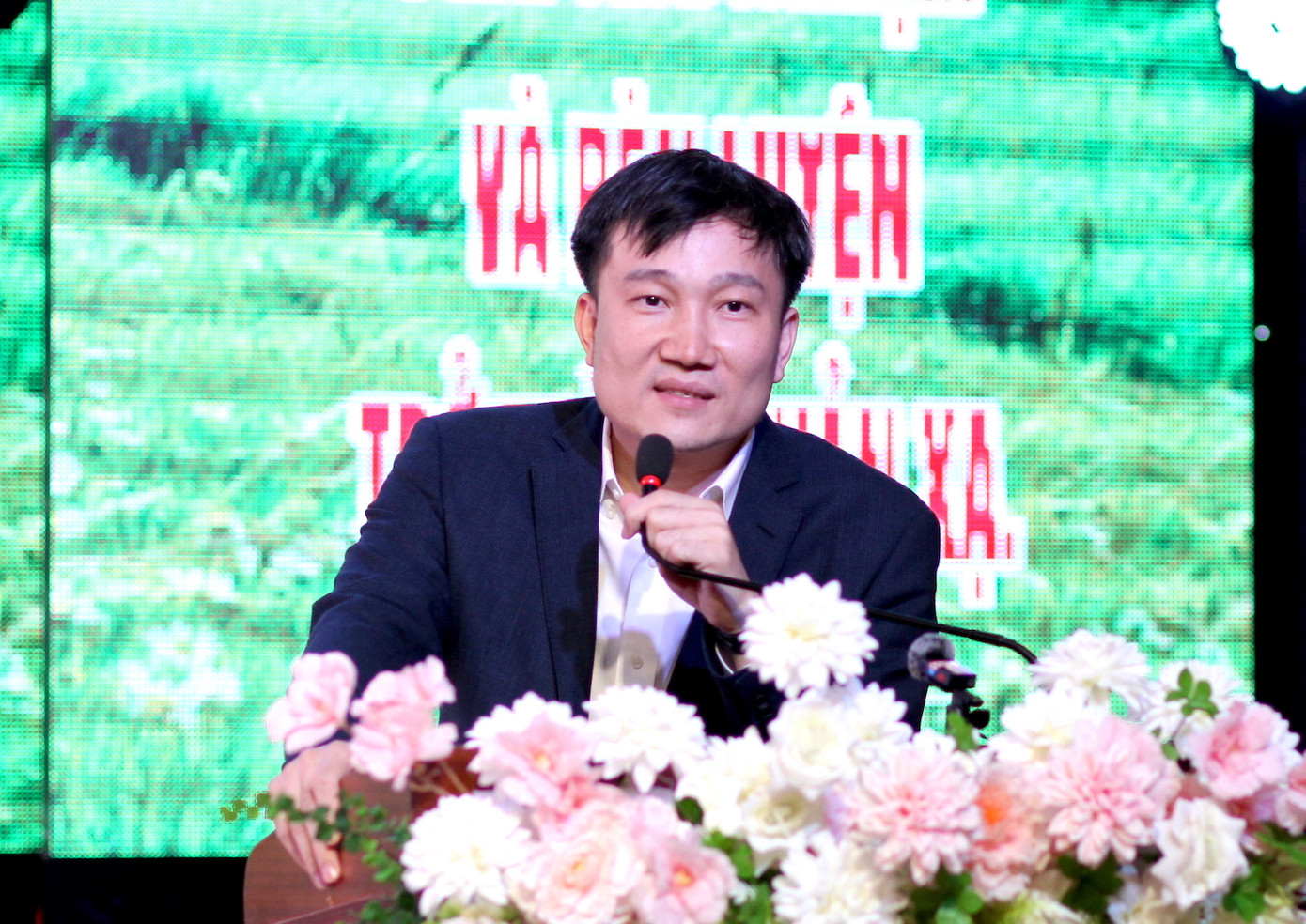 Phó Chủ tịch UBND tỉnh Nguyễn Tuấn Anh phát biểu tại hội nghị Phó Chủ tịch UBND tỉnh Nguyễn Tuấn Anh phát biểu tại hội nghị