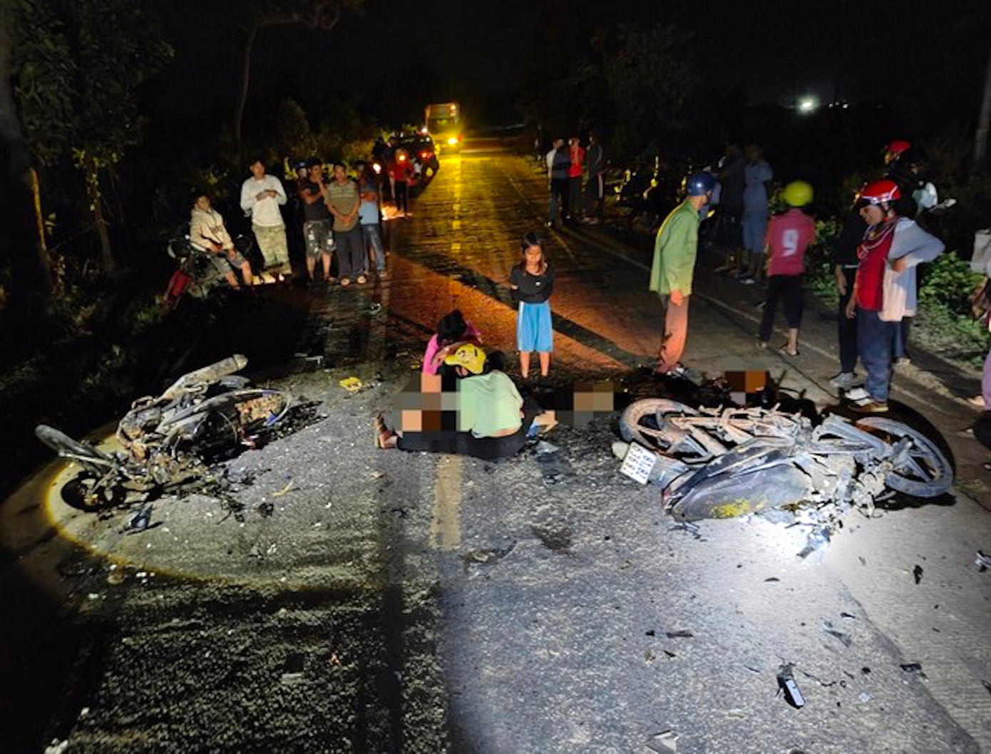 Hiện trường vụ tai nạn khiến 4 người tử vong
