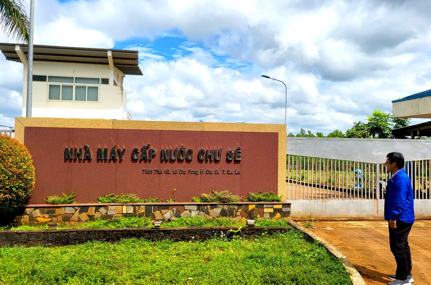 Nhà máy cấp nước Chư Sê (thuộc Công ty Cổ phần Cấp nước Chư Sê). Nhà máy cấp nước Chư Sê (thuộc Công ty Cổ phần Cấp nước Chư Sê).