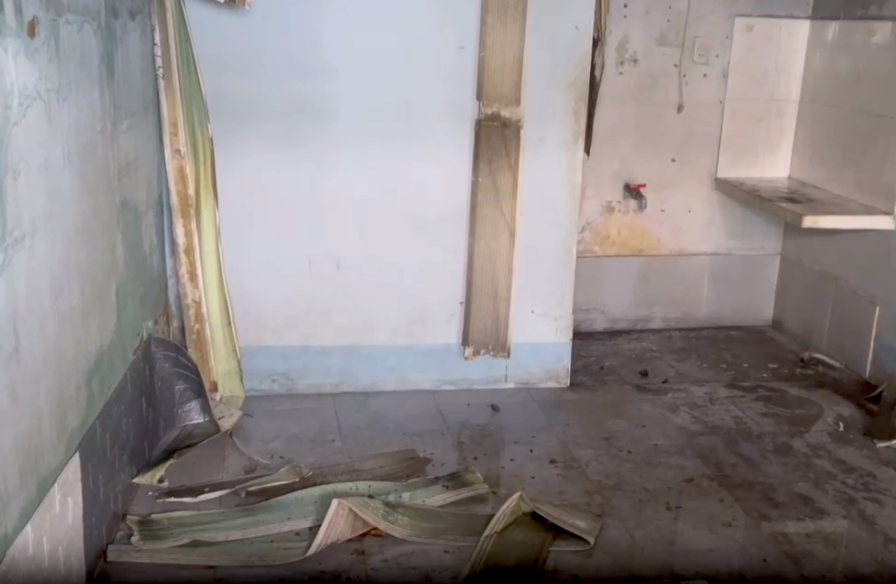 Căn nhà trọ có nhiều vật dụng dễ cháy.