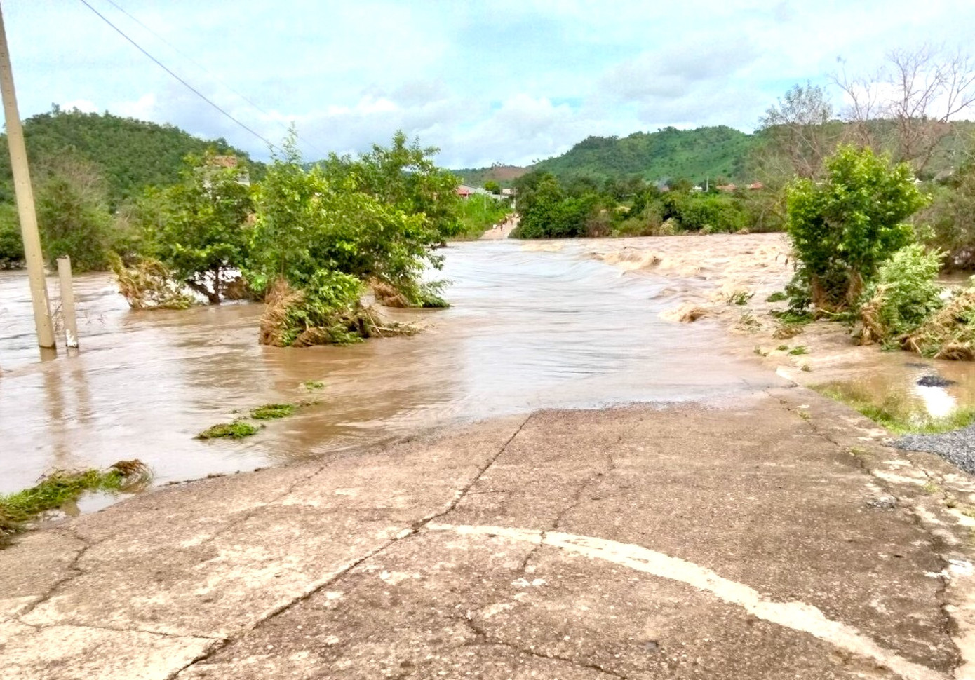 Mưa lớn nhiều ngày sẽ gây ngập cục bộ tại thôn Mơ Năng 2