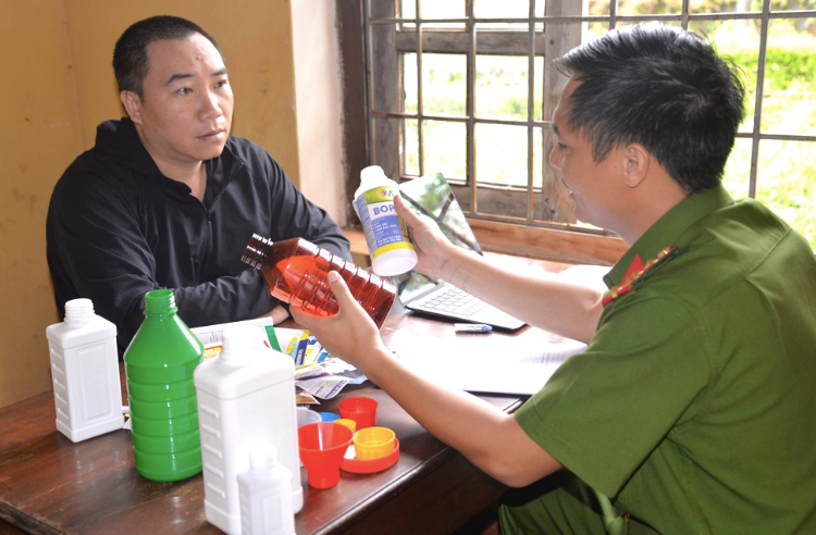 Cán bộ công an làm việc với đối tượng Học Cán bộ công an làm việc với đối tượng Học