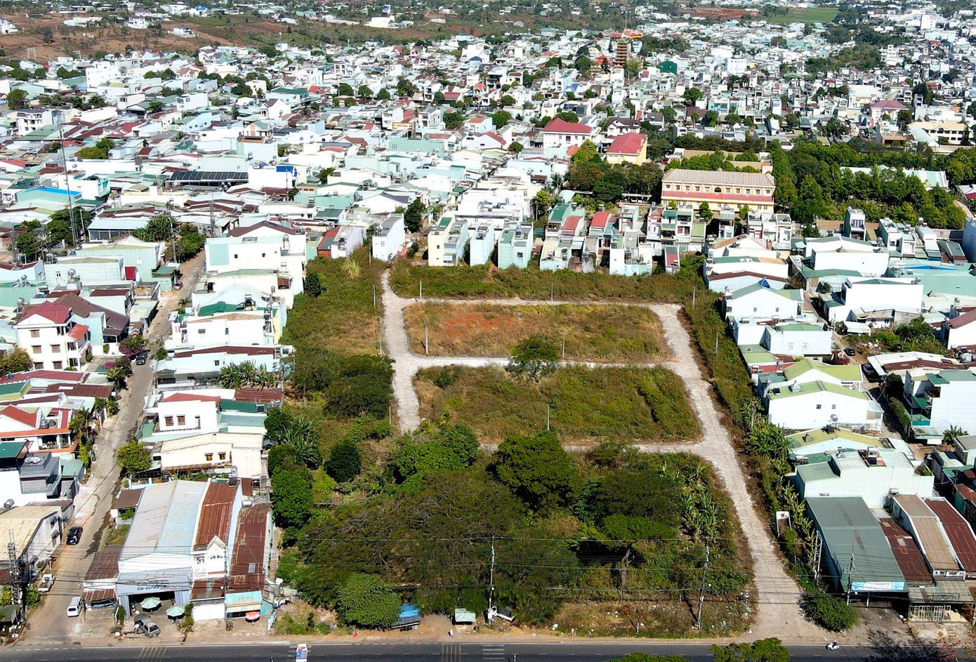 Đối với hạng mục khách sạn chưa khởi công, Công ty CP Tập đoàn FLC đang hoàn thiện các thủ tục pháp lý liên quan để đầu tư xây dựng theo quy định.