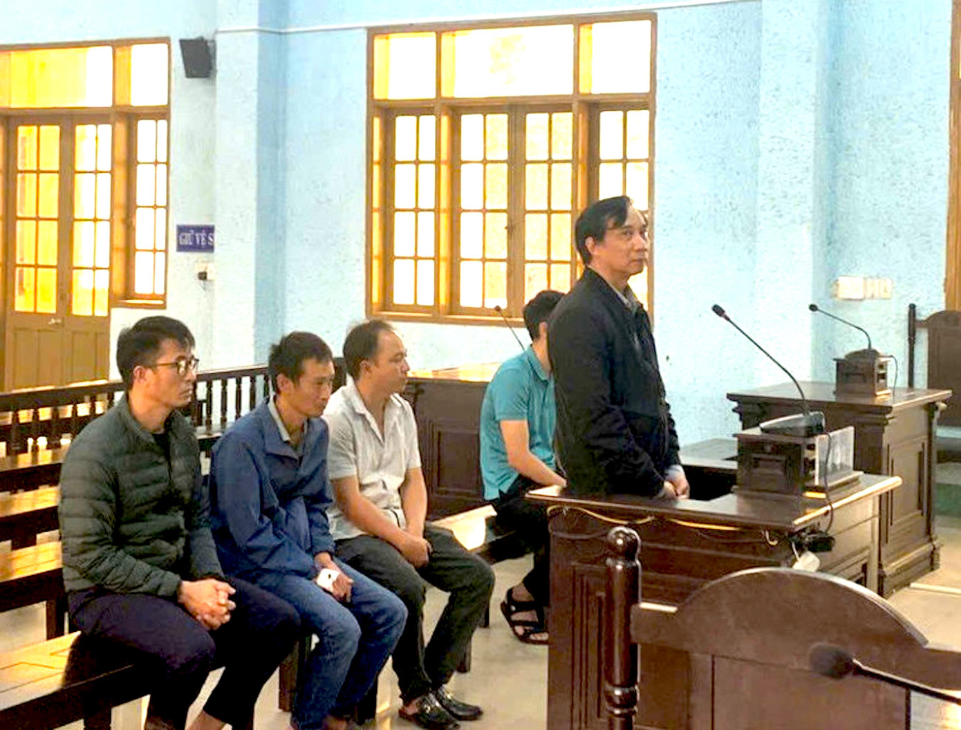 Các bị cáo tại phiên toà Các bị cáo tại phiên toà