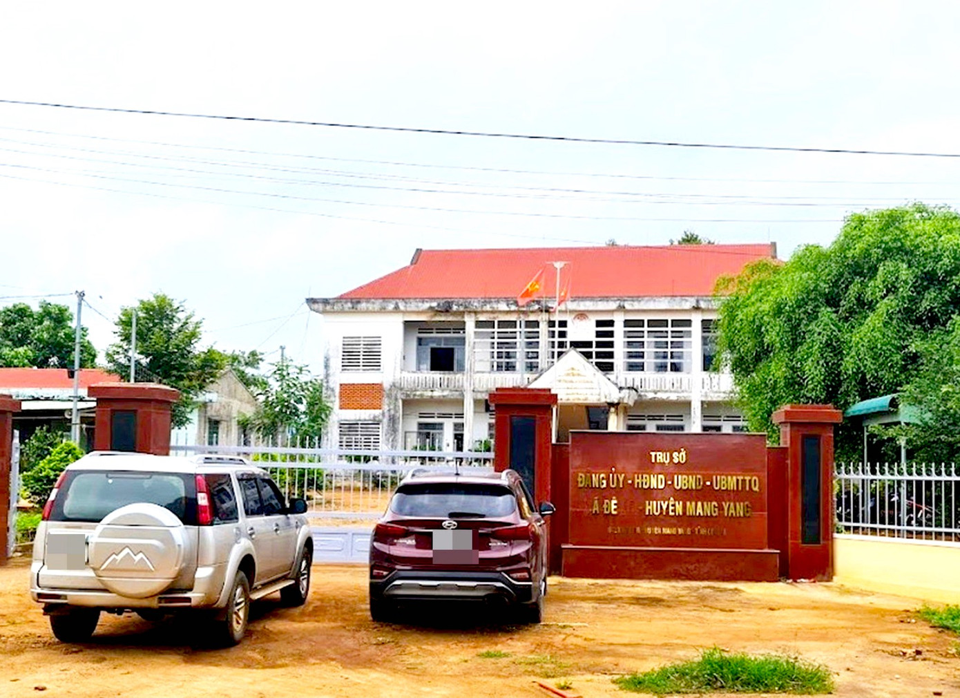 Trụ sở UBND xã Đê Ar, nơi ông T làm việc