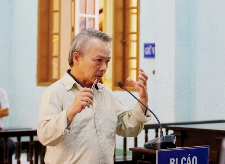 Ông Võ Đình Sớm tại phiên toà Ông Võ Đình Sớm tại phiên toà