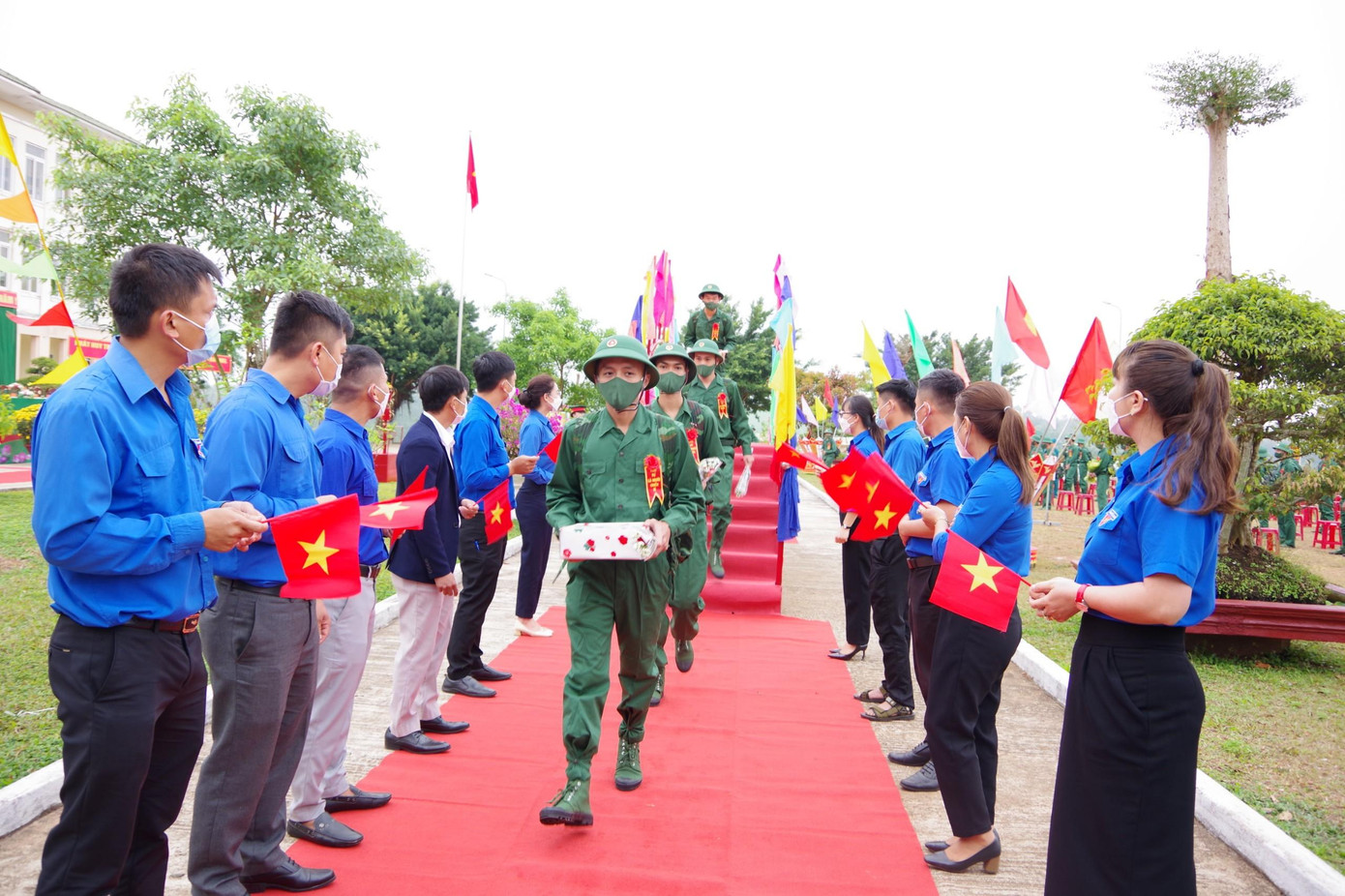 Đoàn thanh niên tỉnh Đắk Nông tiễn các tân binh lên đường nhập ngũ