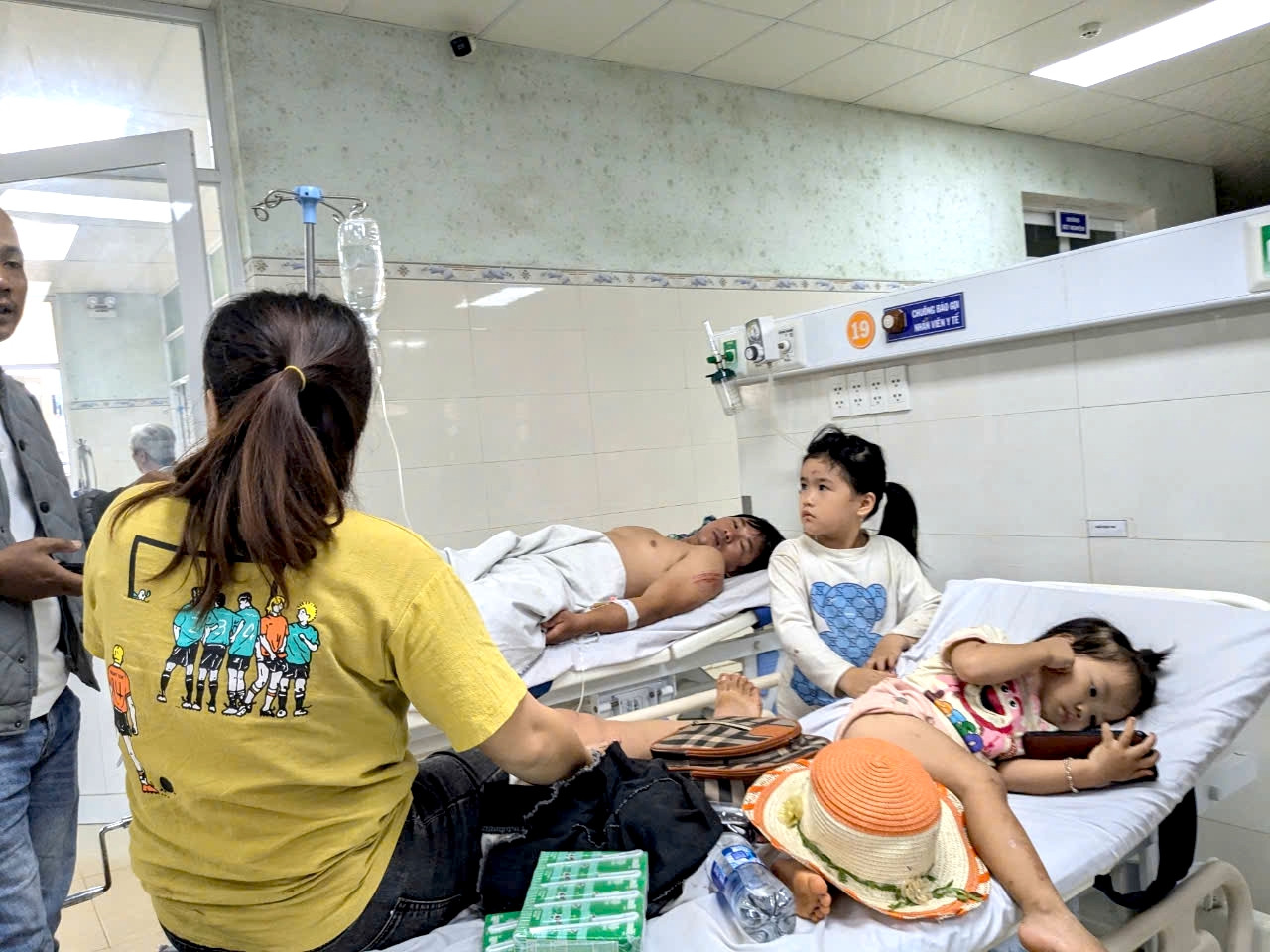 Các hành khách chưa hết hoảng sợ sau vụ tai nạn Các hành khách chưa hết hoảng sợ sau vụ tai nạn