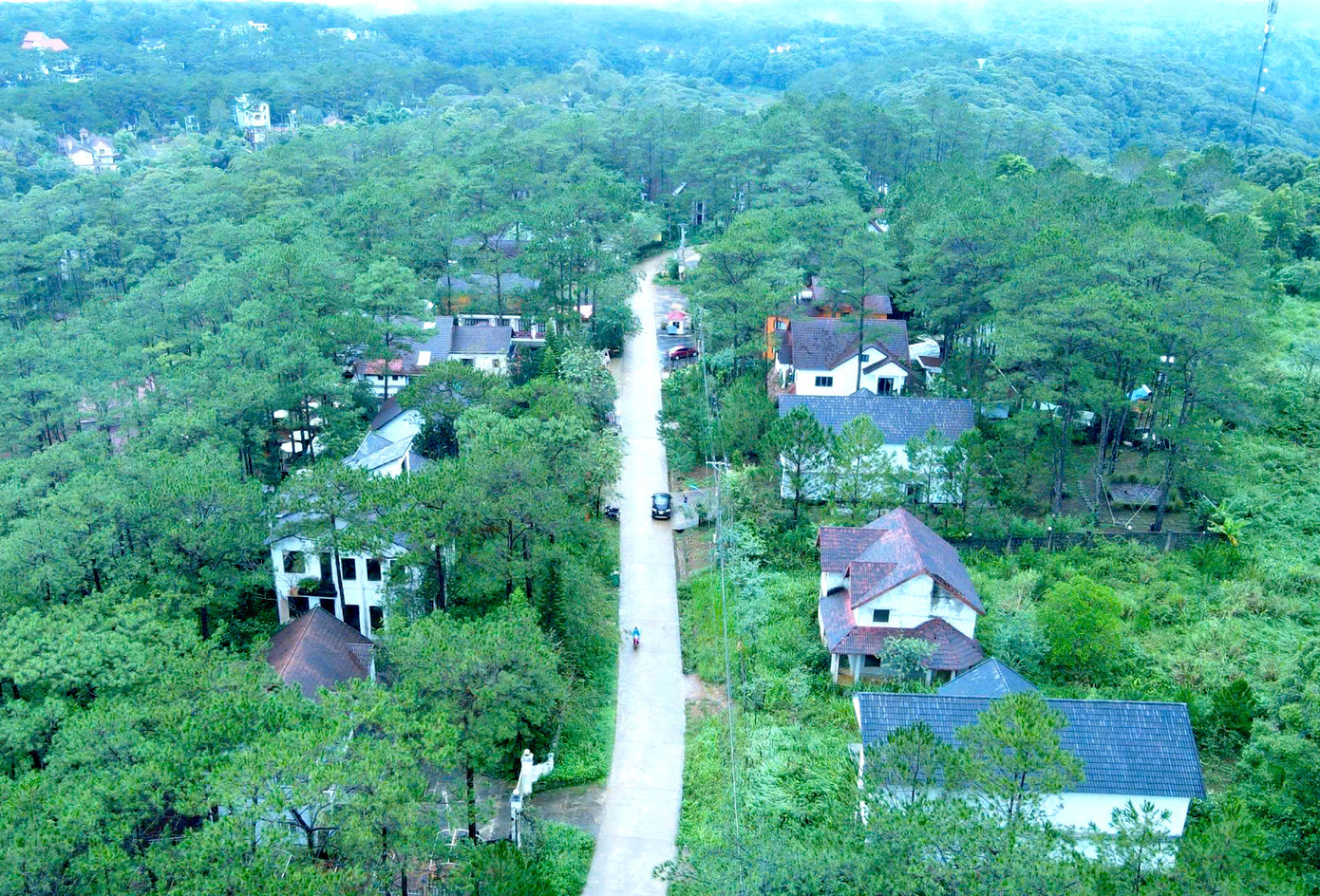 Thị trấn Măng Đen thu hút lượng lớn khách du lịch.