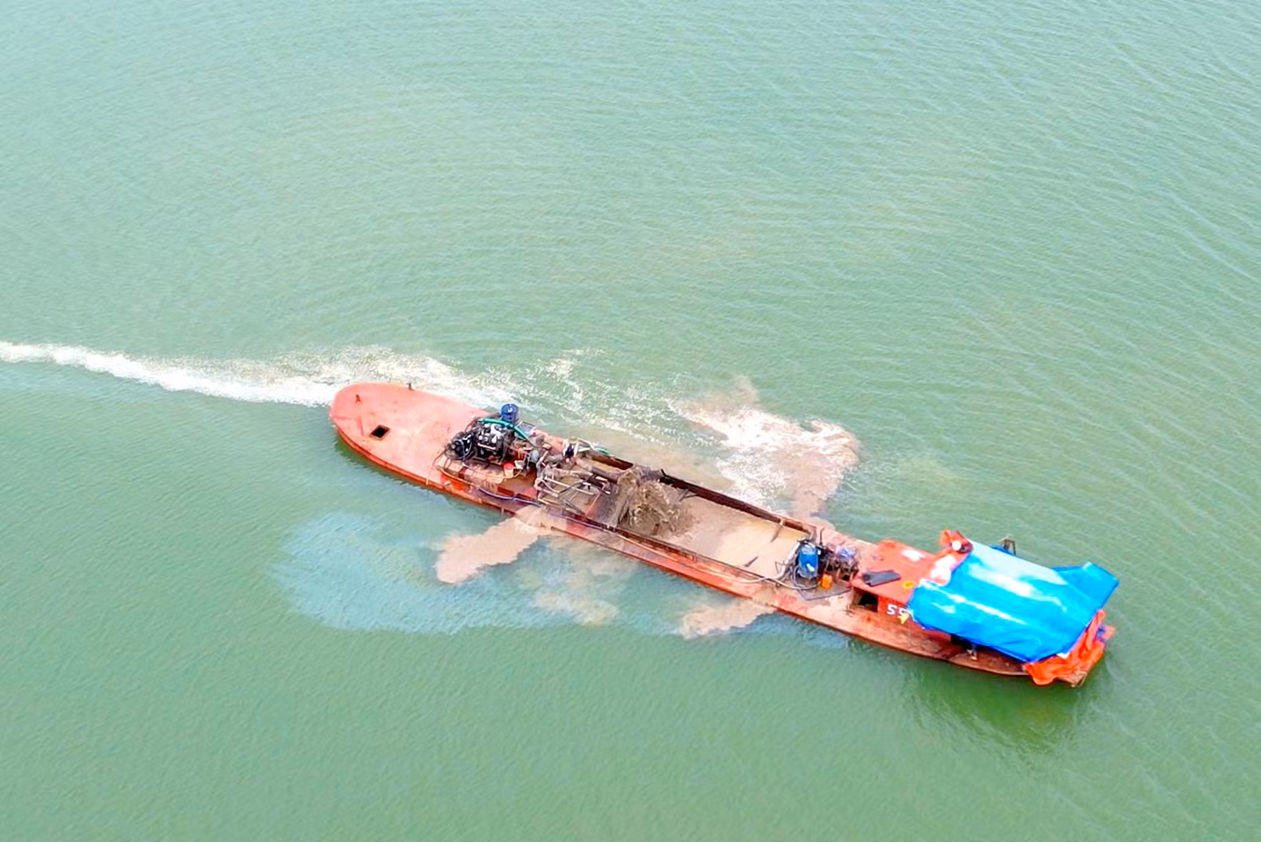Một vụ khai thác khoáng sản trái phép được phóng viên báo Tiền Phong phát hiện trên địa bàn tỉnh Gia Lai.