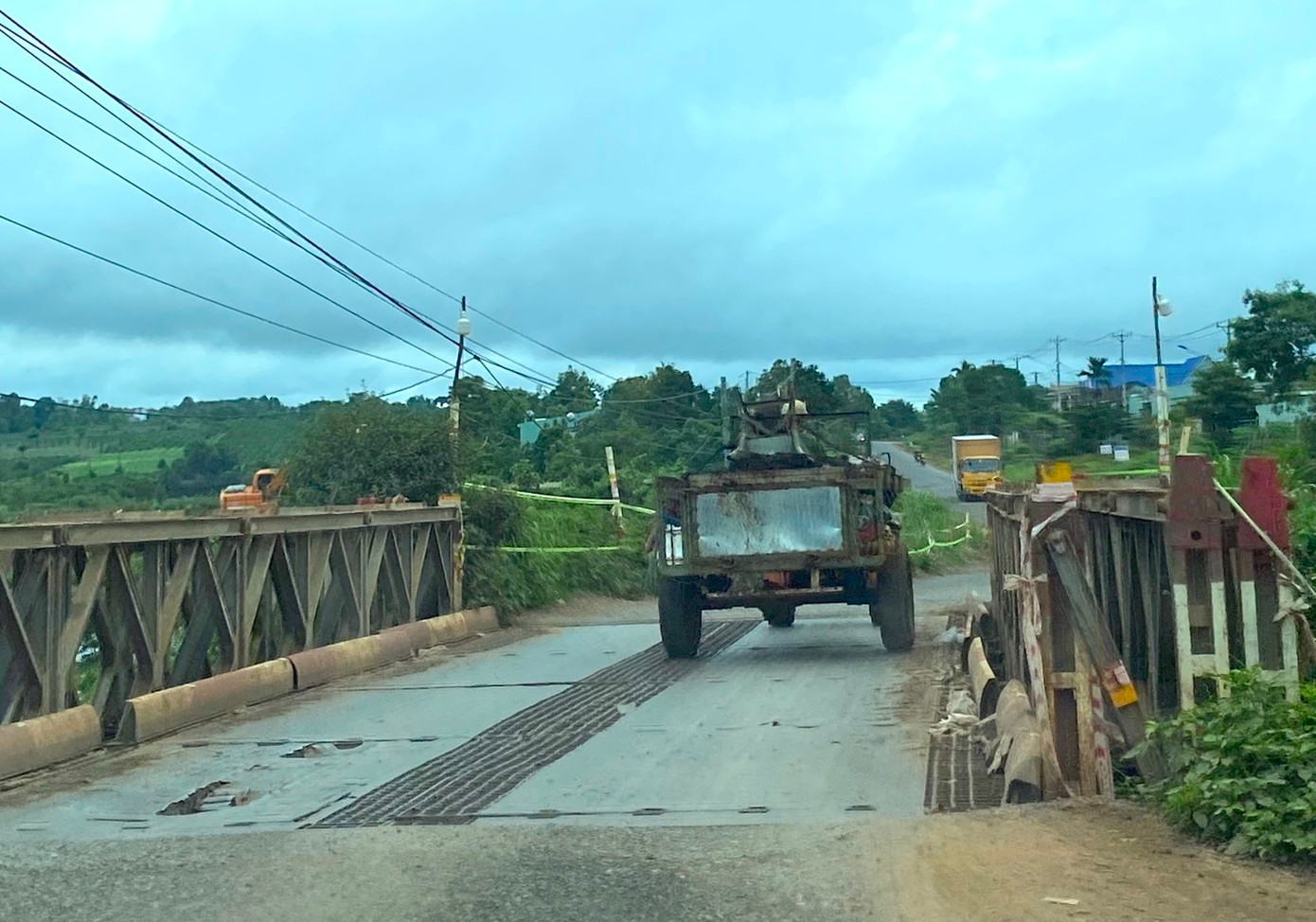 Cầu Linh Nham (ở huyện Mang Yang)