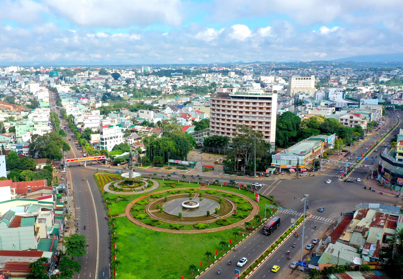 Một góc của thành phố Pleiku, Gia Lai Một góc của thành phố Pleiku, Gia Lai