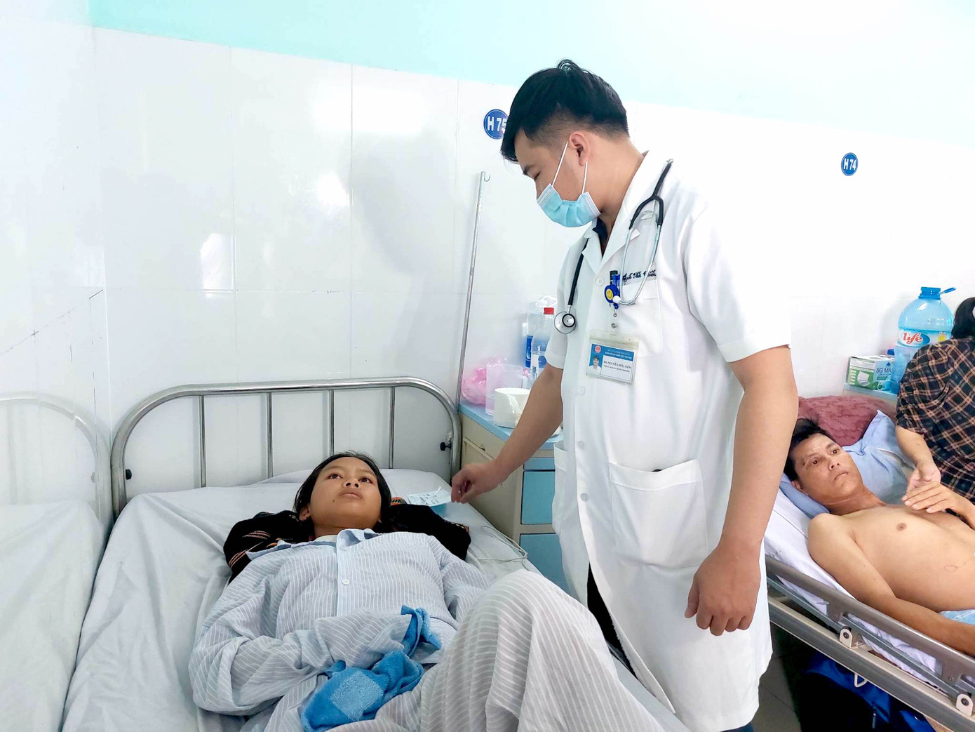 Chị A.K. đang được điều trị tại Bệnh viện Đa khoa tỉnh Kon Tum